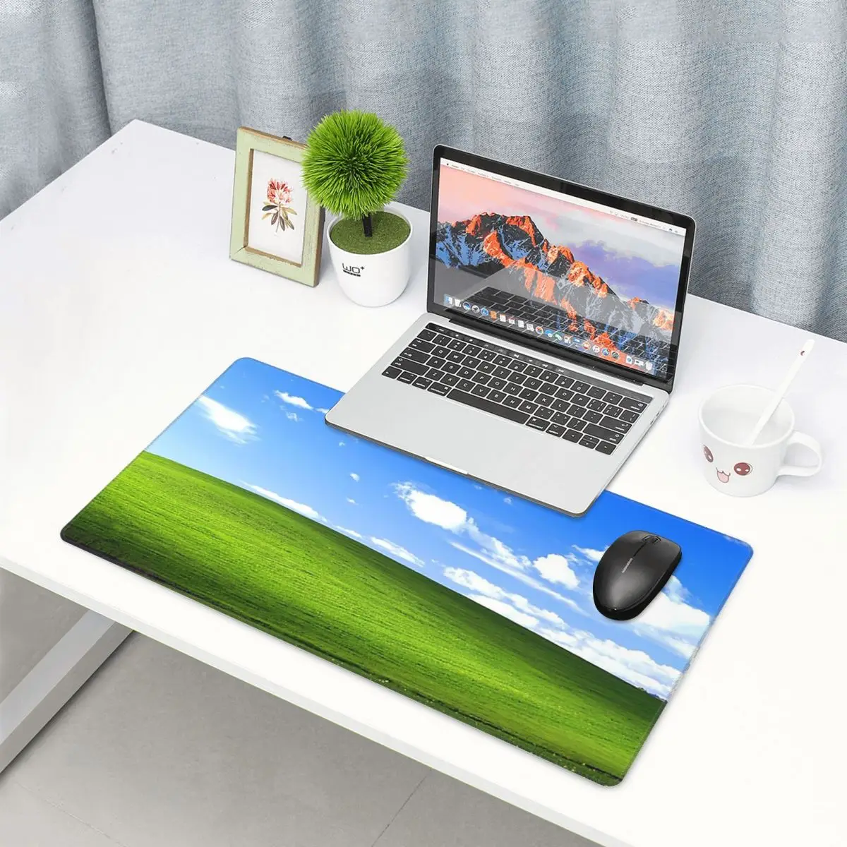 Gaming Accessories Wallpaper - Large Mouse Pad Windows XP Wallpaper